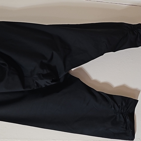 Calvin Klein - Picture 3 of 4